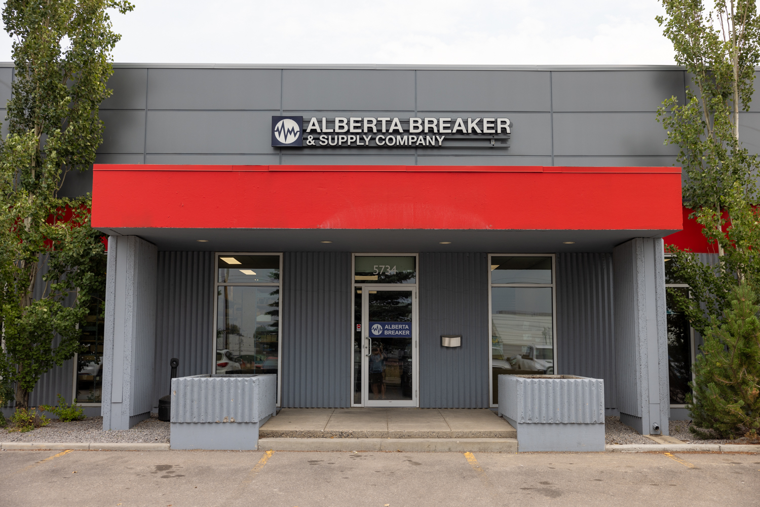 Alberta Breaker Shop EOS R5 27